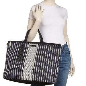 Ted Baker / Aylah Small Woven Tote / EUC